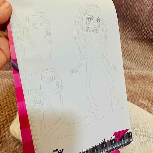 Monster High Sketch Portfolio - Picture 4 of 5